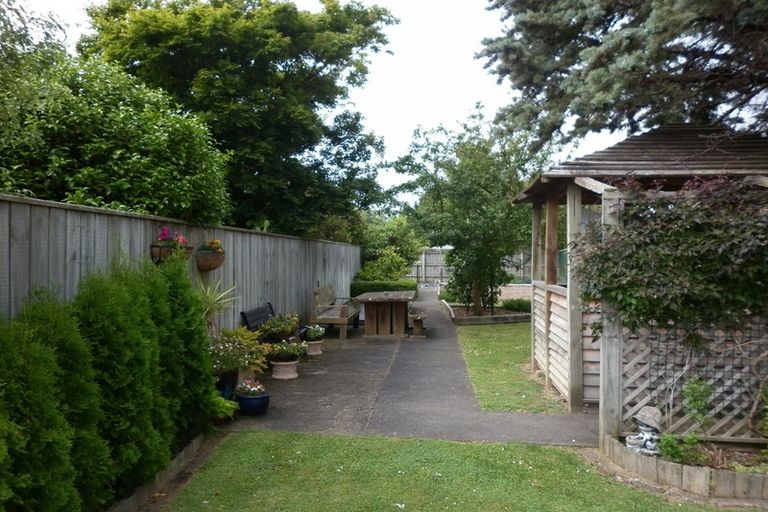 Photo of property in 21 Philip Street, Carterton, 5713