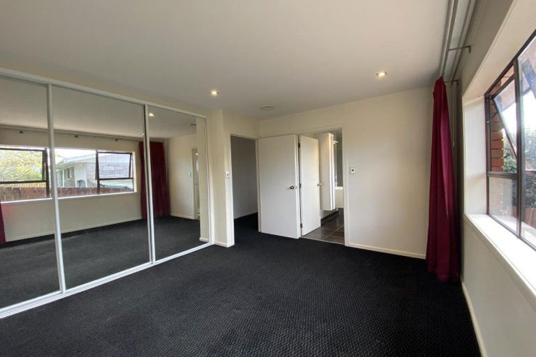 Photo of property in 40 Whangaparaoa Road, Red Beach, 0932