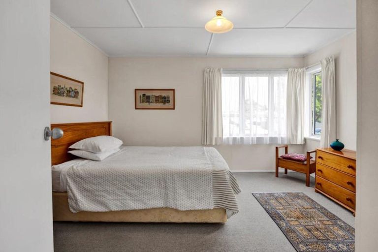 Photo of property in 14 Plympton Street, Brooklands, New Plymouth, 4310