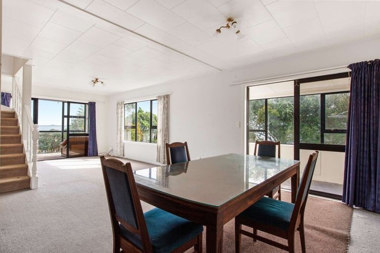 Photo of property in 2 Seaview Road, Cable Bay, 0420