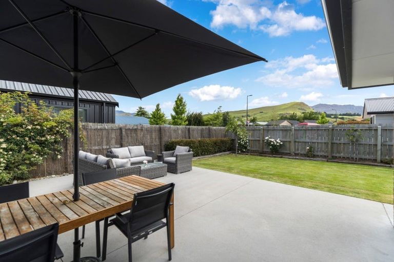 Photo of property in 9 Red Cottage Drive, Lake Hayes, Queenstown, 9304