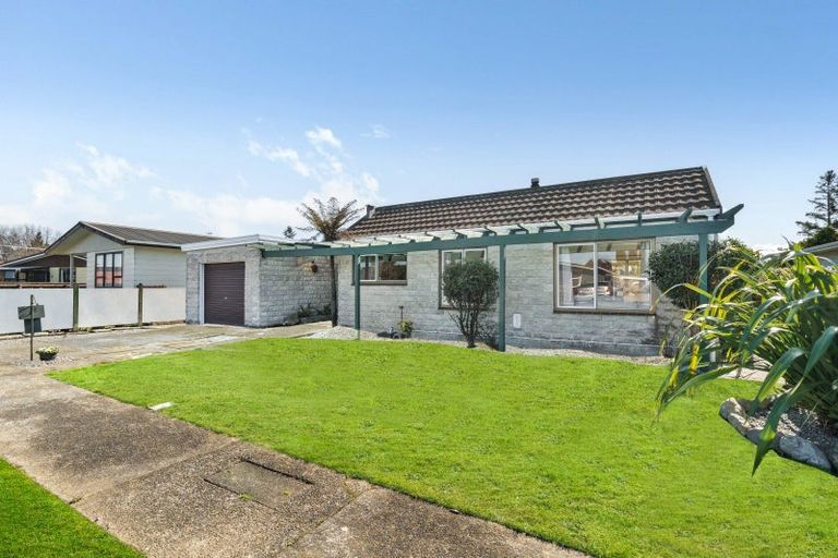Photo of property in 5 Lowes Place, Solway, Masterton, 5810
