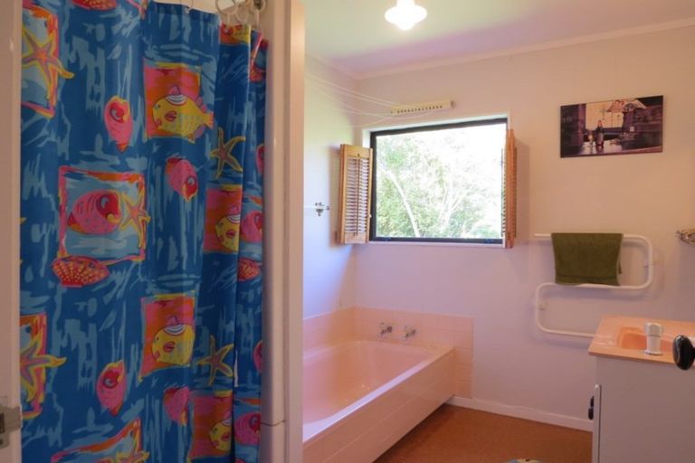 Photo of property in 17 Little Bay Drive, Waikawau, Coromandel, 3584