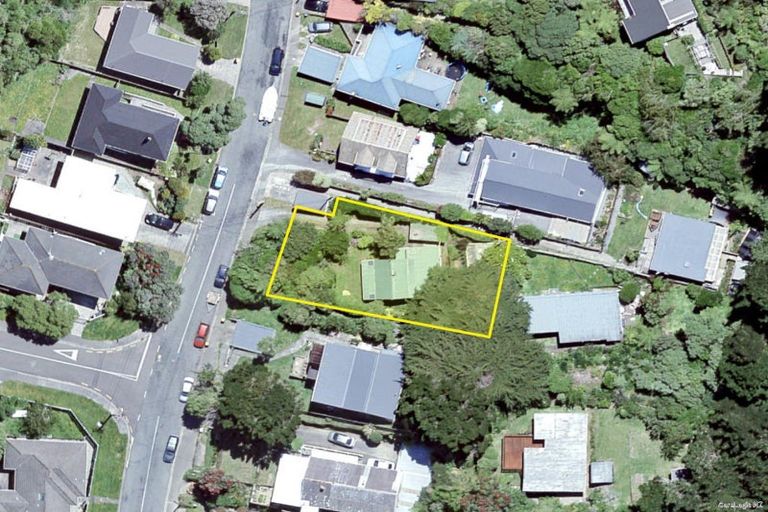 Photo of property in 136 Parkvale Road, Karori, Wellington, 6012