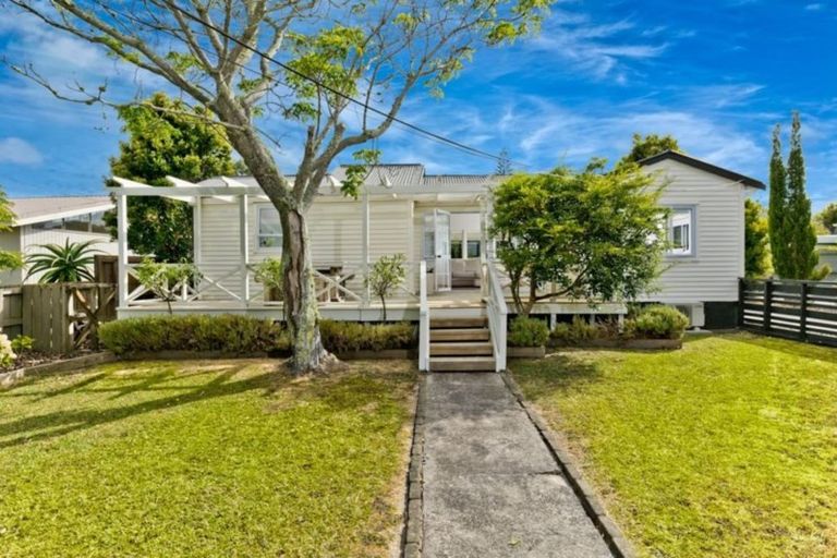 Photo of property in 23 Zealandia Road, Manly, Whangaparaoa, 0930