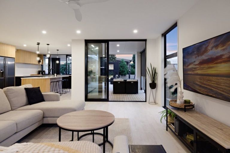 Photo of property in 18 Motiti Road, Papamoa Beach, Papamoa, 3118