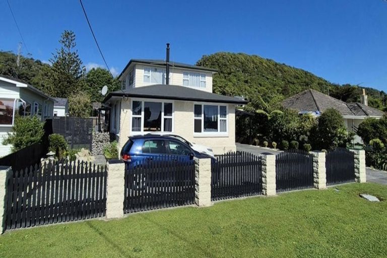 Photo of property in 111 Main South Road, Karoro, Greymouth, 7805