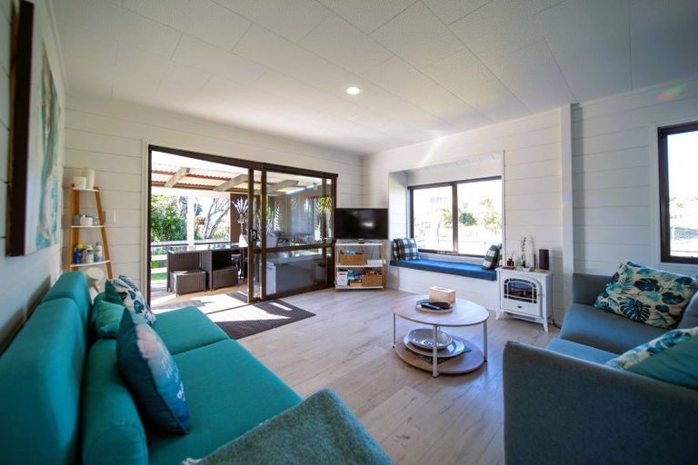 Photo of property in 13 Holiday Crescent, Mangawhai Heads, Mangawhai, 0505