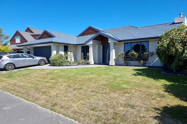 Photo of property in 16 Bottle Lake Drive, Parklands, Christchurch, 8083