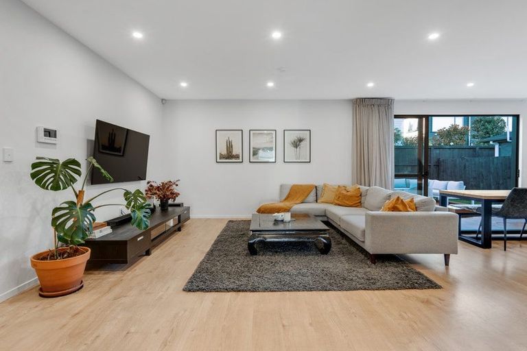 Photo of property in 3 Ropere Street, Kumeu, 0810