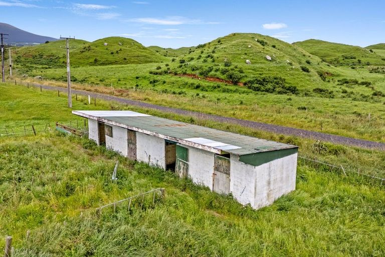 Photo of property in 319 Opourapa Road, Rahotu, Opunake, 4685