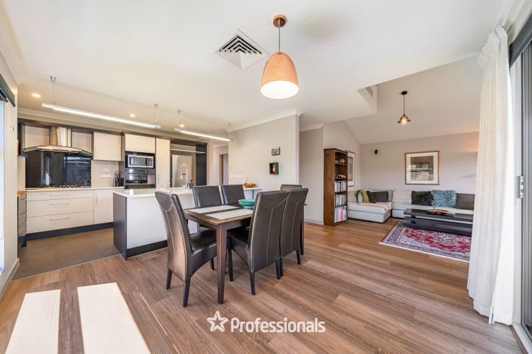 Photo of property in 8a Glen Iris Grove, Woburn, Lower Hutt, 5010