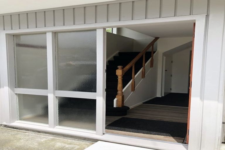 Photo of property in 15a Craddock Street, Waterloo, Lower Hutt, 5011