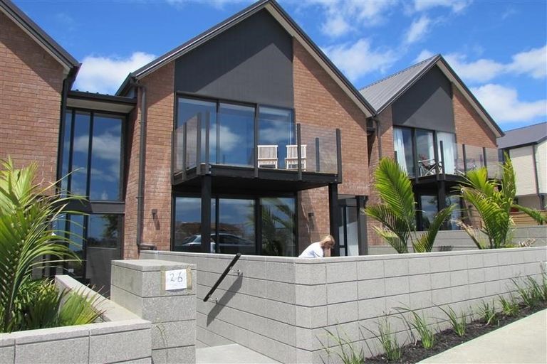 Photo of property in 28 Te Oneroa Way, Long Bay, Auckland, 0630