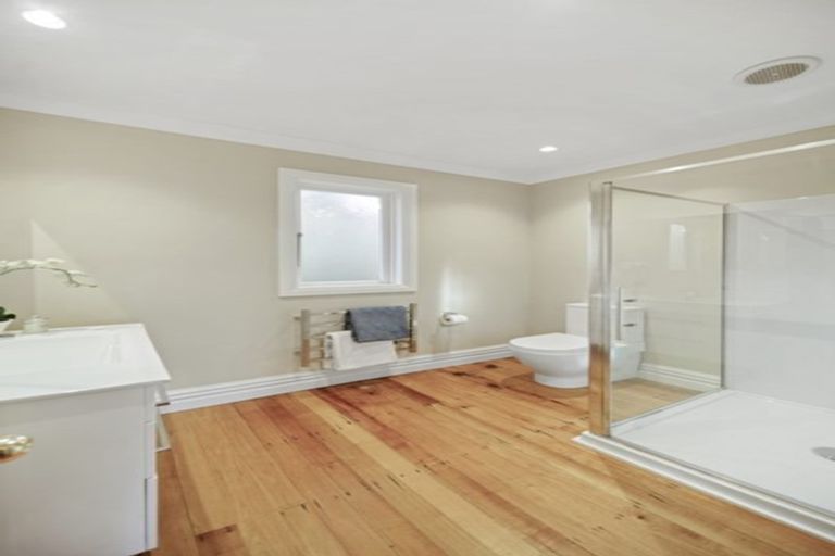 Photo of property in 16 Fenton Terrace, Cockle Bay, Auckland, 2014