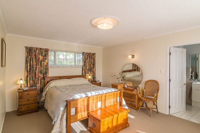 Photo of property in 40 Eruini Street, Waikanae Beach, Waikanae, 5036