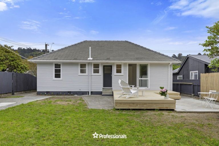 Photo of property in 179 Stokes Valley Road, Stokes Valley, Lower Hutt, 5019