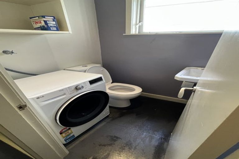 Photo of property in 14 Edge Hill, Mount Victoria, Wellington, 6011