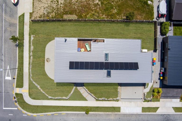 Photo of property in 6 Pounamu Avenue, Albert Town, Wanaka, 9305