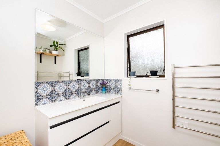 Photo of property in 4 Thurley Place, Bay View, Napier, 4104