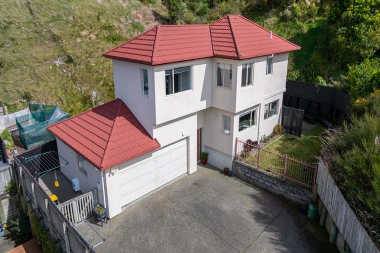 Photo of property in 50 Erlestoke Crescent, Churton Park, Wellington, 6037