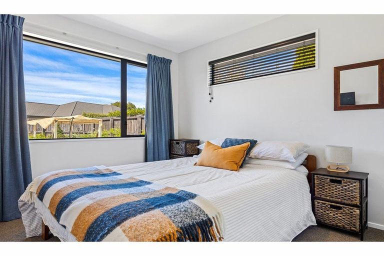 Photo of property in 44 Holiday Drive, Mairehau, Christchurch, 8052