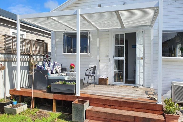 Photo of property in 205 Georges Drive, Napier South, Napier, 4110