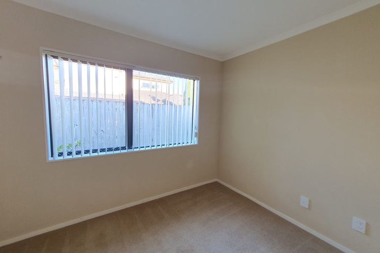 Photo of property in 14 Shankill Place, East Tamaki, Auckland, 2013