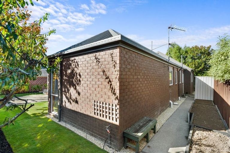 Photo of property in 1/9a Chilcombe Street, Ilam, Christchurch, 8041