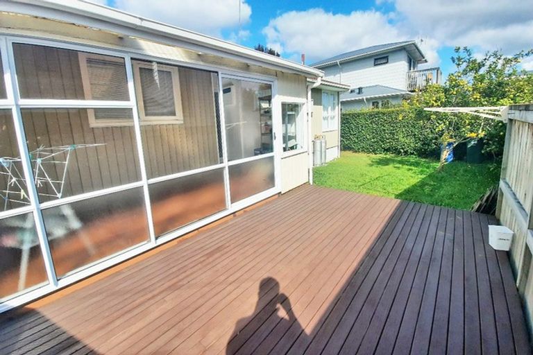 Photo of property in 62 Buscomb Avenue, Henderson, Auckland, 0610