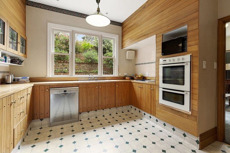 Photo of property in 50 Russell Terrace, Berhampore, Wellington, 6023