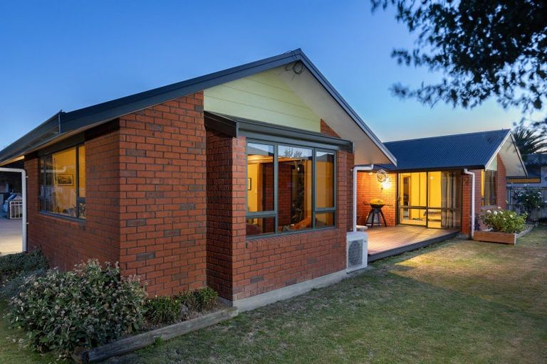 Photo of property in 16 De Castro Drive, Blenheim, 7201