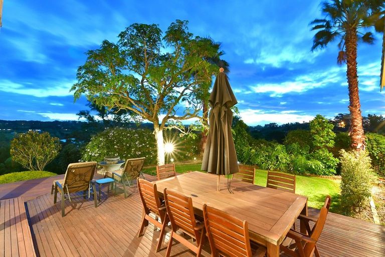 Photo of property in 141 Whangaparaoa Road, Red Beach, 0932