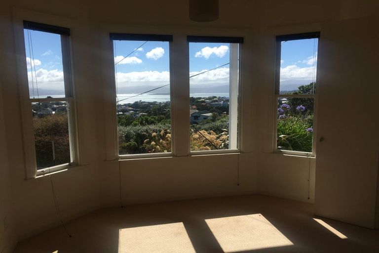 Photo of property in 82 Moana Road, Kelburn, Wellington, 6012