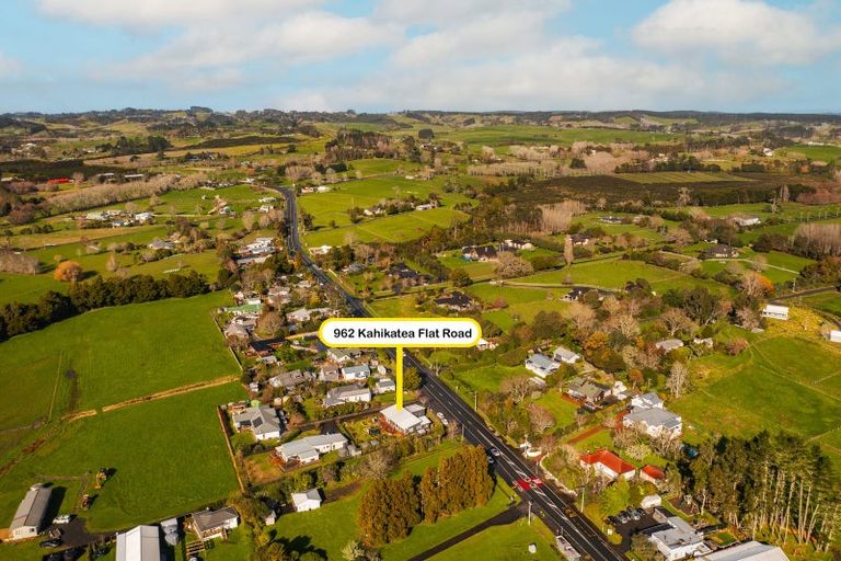 Photo of property in 962 Kahikatea Flat Road, Waitoki, Kaukapakapa, 0871