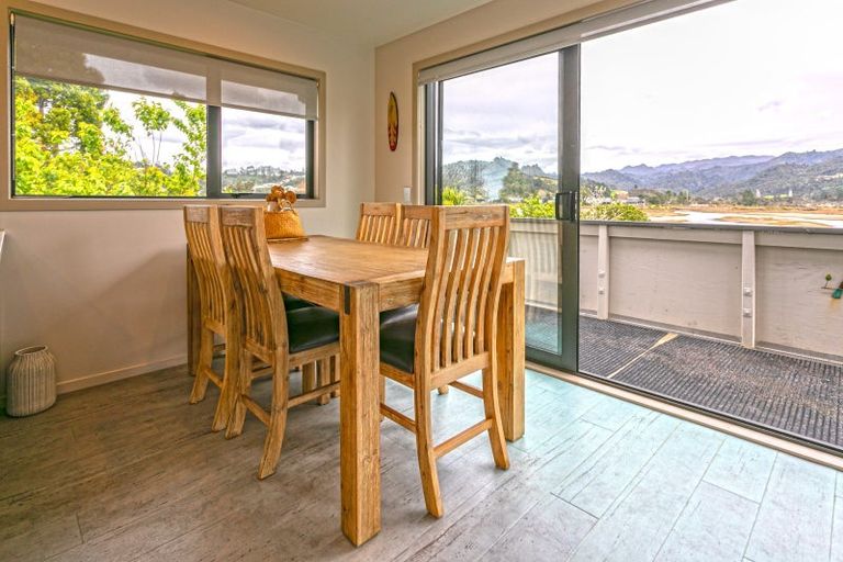 Photo of property in 20 Daphne Road, Tairua, 3508