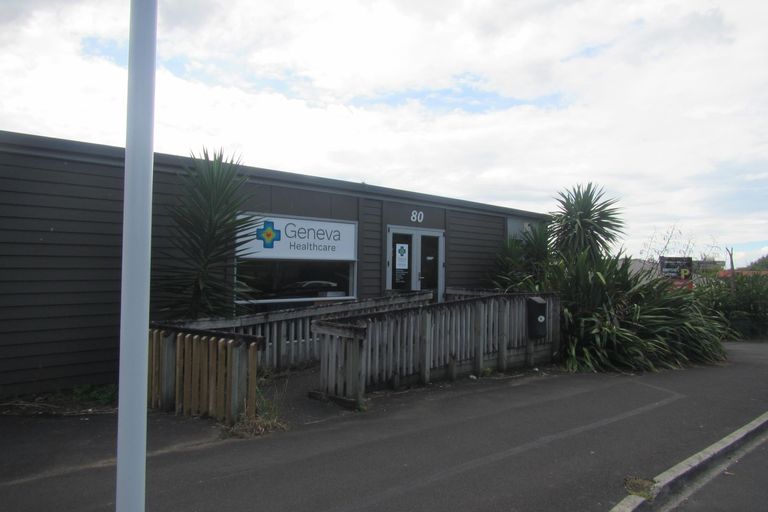 Photo of property in 80 Palmerston Road, Birkenhead, Auckland, 0626