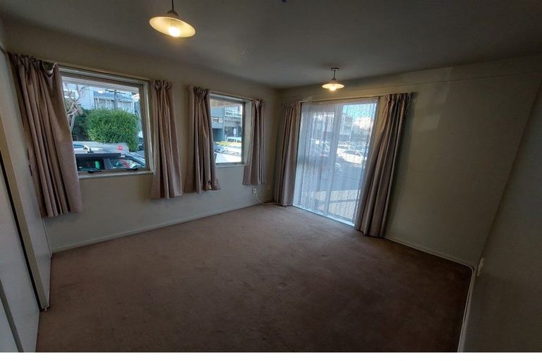 Photo of property in Elizabeth Street Chapel, 4/6 Elizabeth Street, Mount Victoria, Wellington, 6011