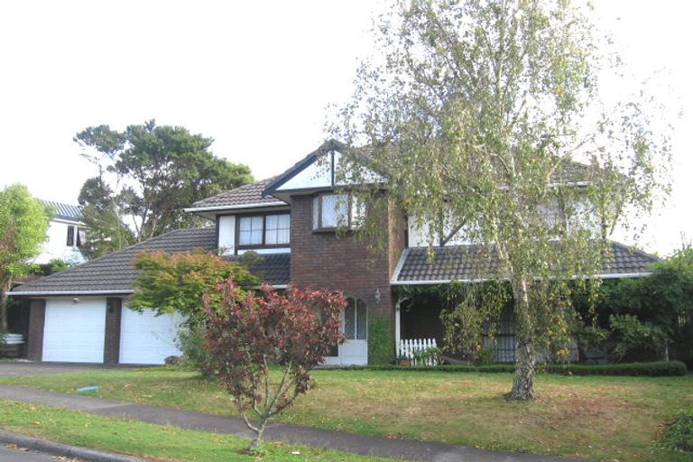 Photo of property in 14 Ravenstone Place, Chatswood, Auckland, 0626