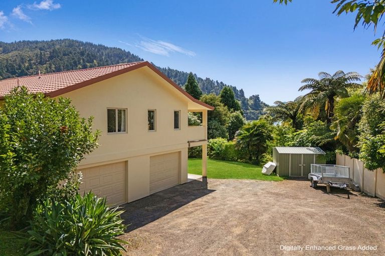 Photo of property in 31 Mccormicks Road, Whatamango Bay, Picton, 7281