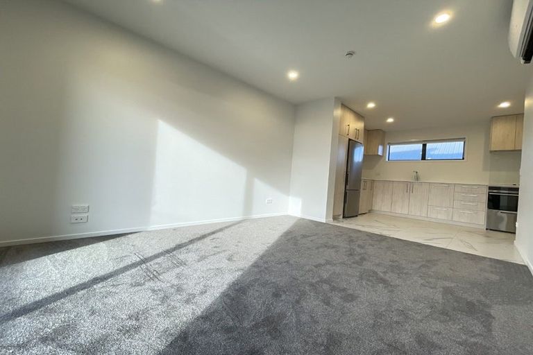 Photo of property in 2/232 Marine Parade, New Brighton, Christchurch, 8061