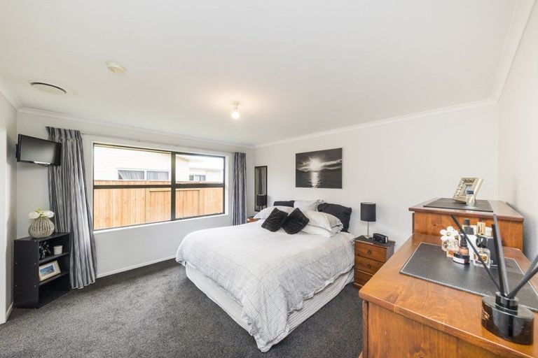 Photo of property in 60 Branigan Parade, Kelvin Grove, Palmerston North, 4414