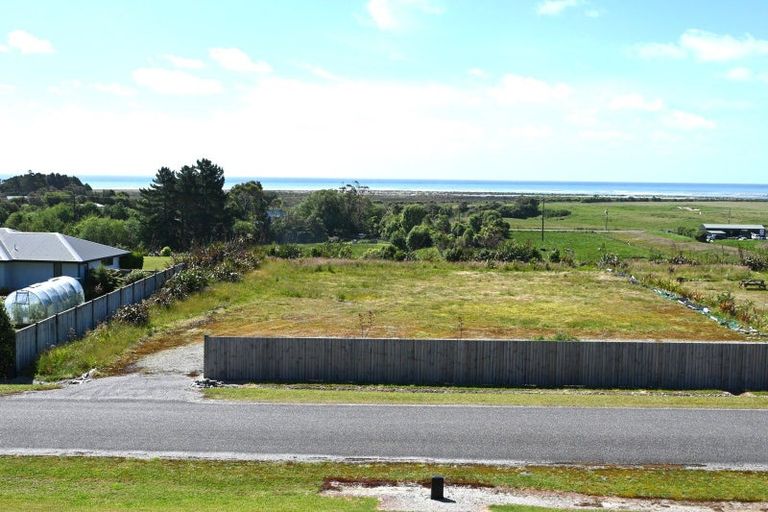 Photo of property in 6 Takutai Terrace, Ruatapu, 7883