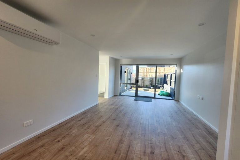 Photo of property in 34 Papai Lane, Massey, Auckland, 0614