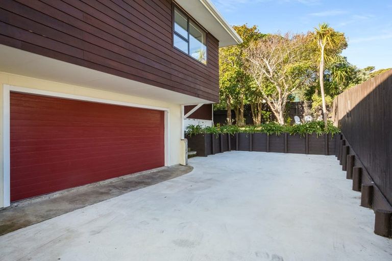 Photo of property in 8 Pukerua Beach Road, Pukerua Bay, 5026