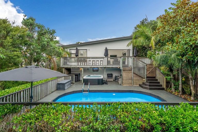 Photo of property in 216 Greenhithe Road, Greenhithe, Auckland, 0632