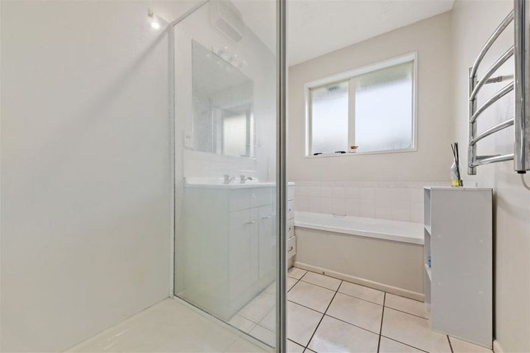 Photo of property in 16a Dunedin Street, Redwood, Christchurch, 8051