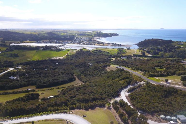 Photo of property in 120 Stratford Drive, Cable Bay, 0420