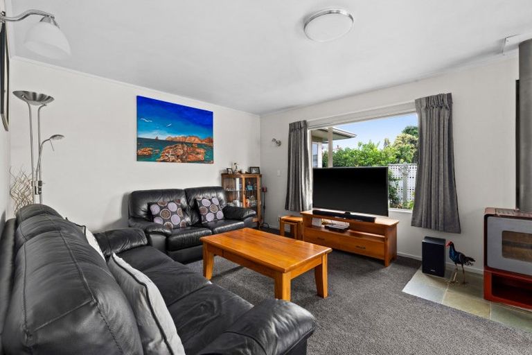 Photo of property in 34 Avondale Road, Taradale, Napier, 4112