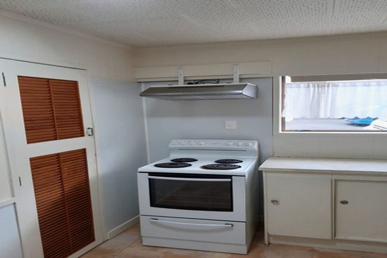 Photo of property in 17 Third Avenue, Avenues, Whangarei, 0110